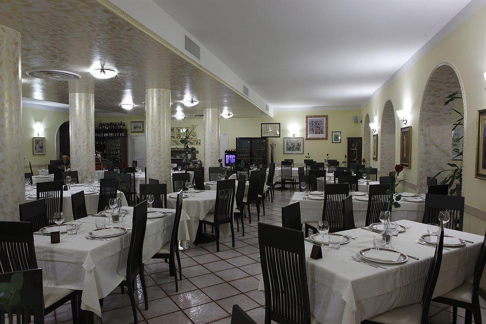 La Vecchia Fattoria Hotel Loreto Eksteriør billede