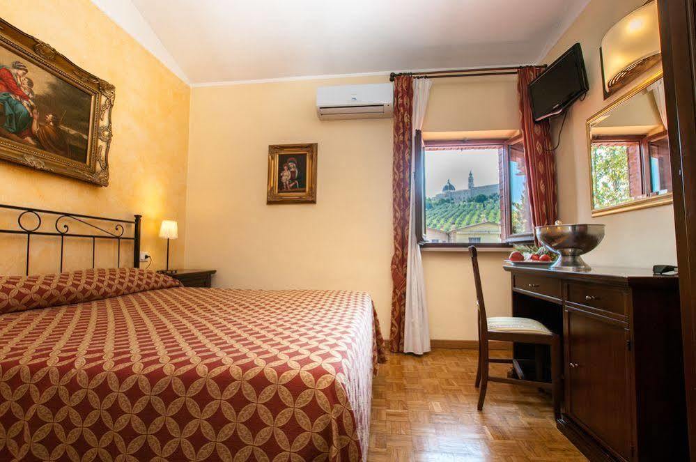 La Vecchia Fattoria Hotel Loreto Eksteriør billede